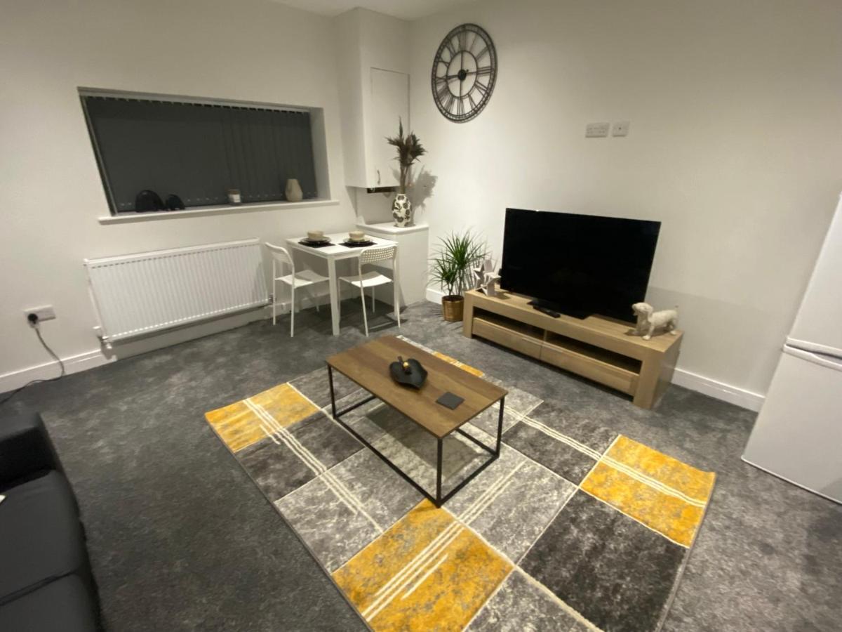 1 Bedroom Apartments In Bolton Town Centre Exteriör bild