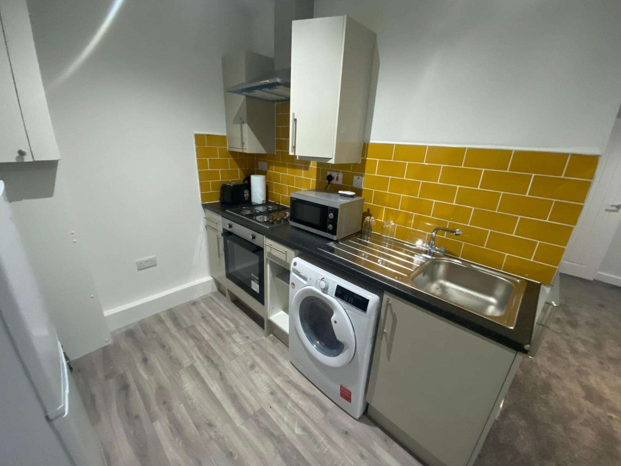 1 Bedroom Apartments In Bolton Town Centre Exteriör bild